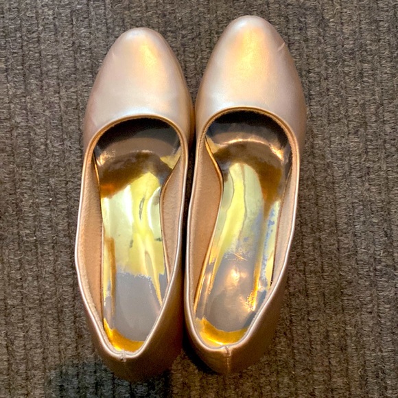 I am not really into heels. - Picture 1 of 2